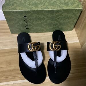 Gucci Black Leather GG Thong Sandals